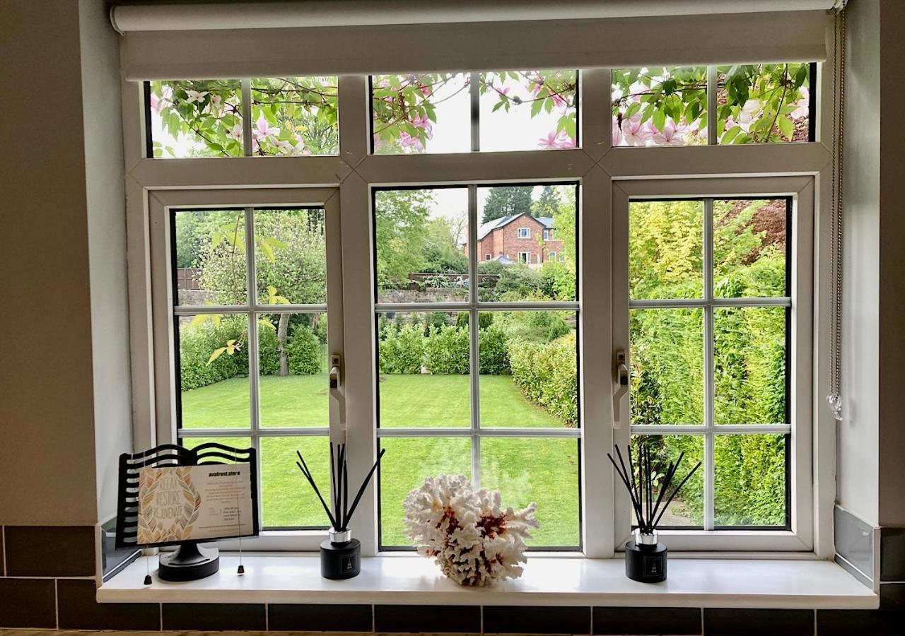 The Lodge Chester - Luxury Apartment For Two, With Free Parking! Hough Green Extérieur photo