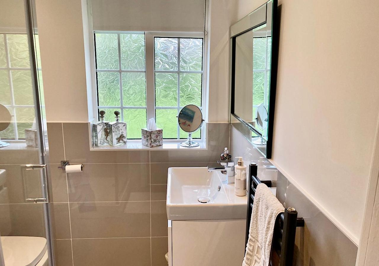 The Lodge Chester - Luxury Apartment For Two, With Free Parking! Hough Green Extérieur photo