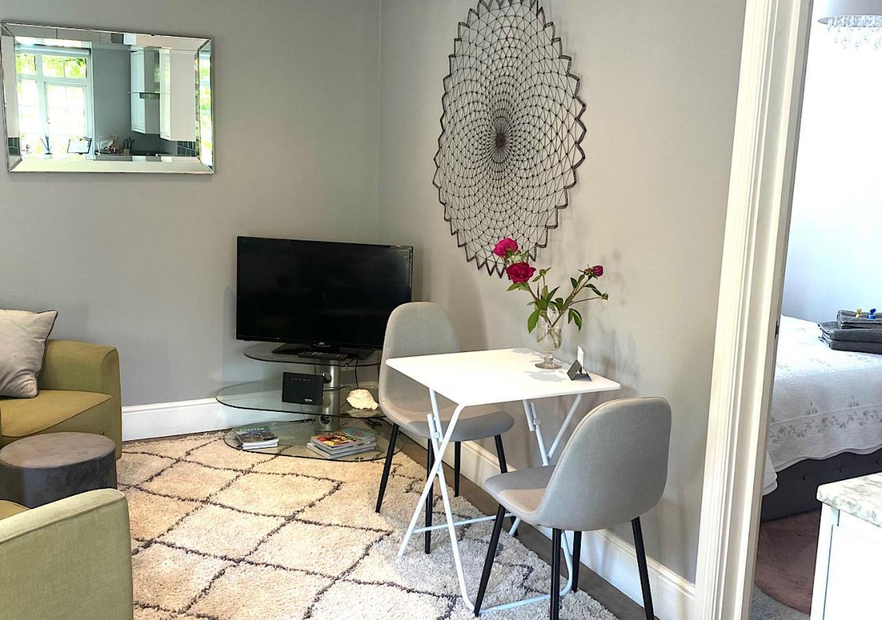 The Lodge Chester - Luxury Apartment For Two, With Free Parking! Hough Green Extérieur photo